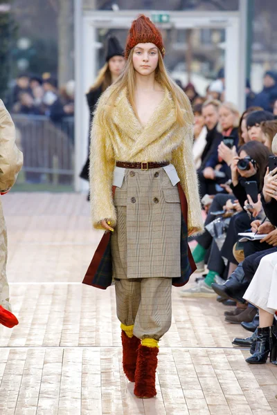 Look 26